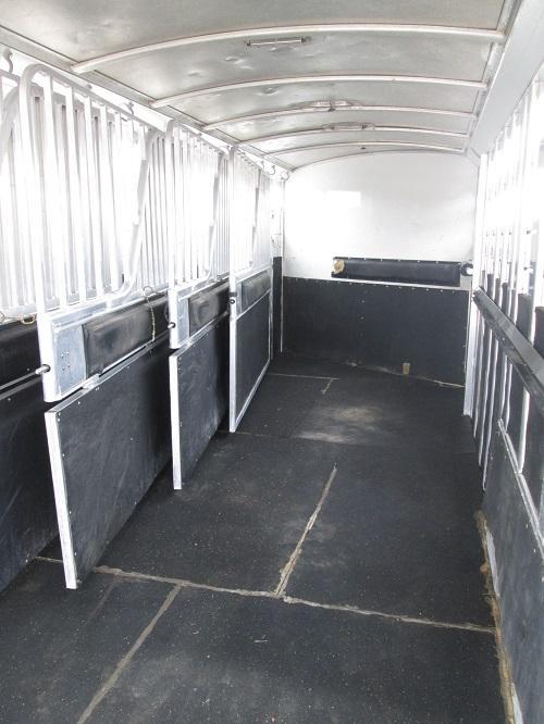 Trailer photograph 7