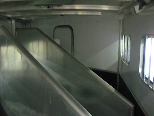 Trailer photograph 17