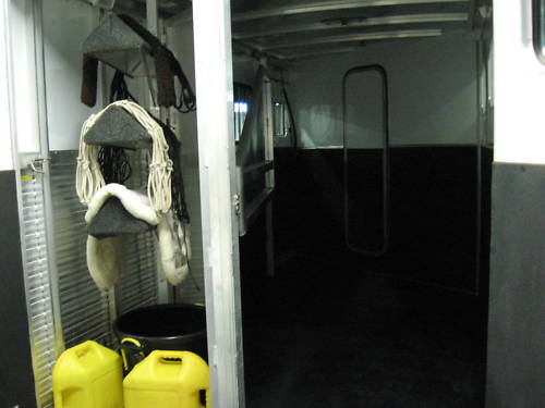 Trailer photograph 4