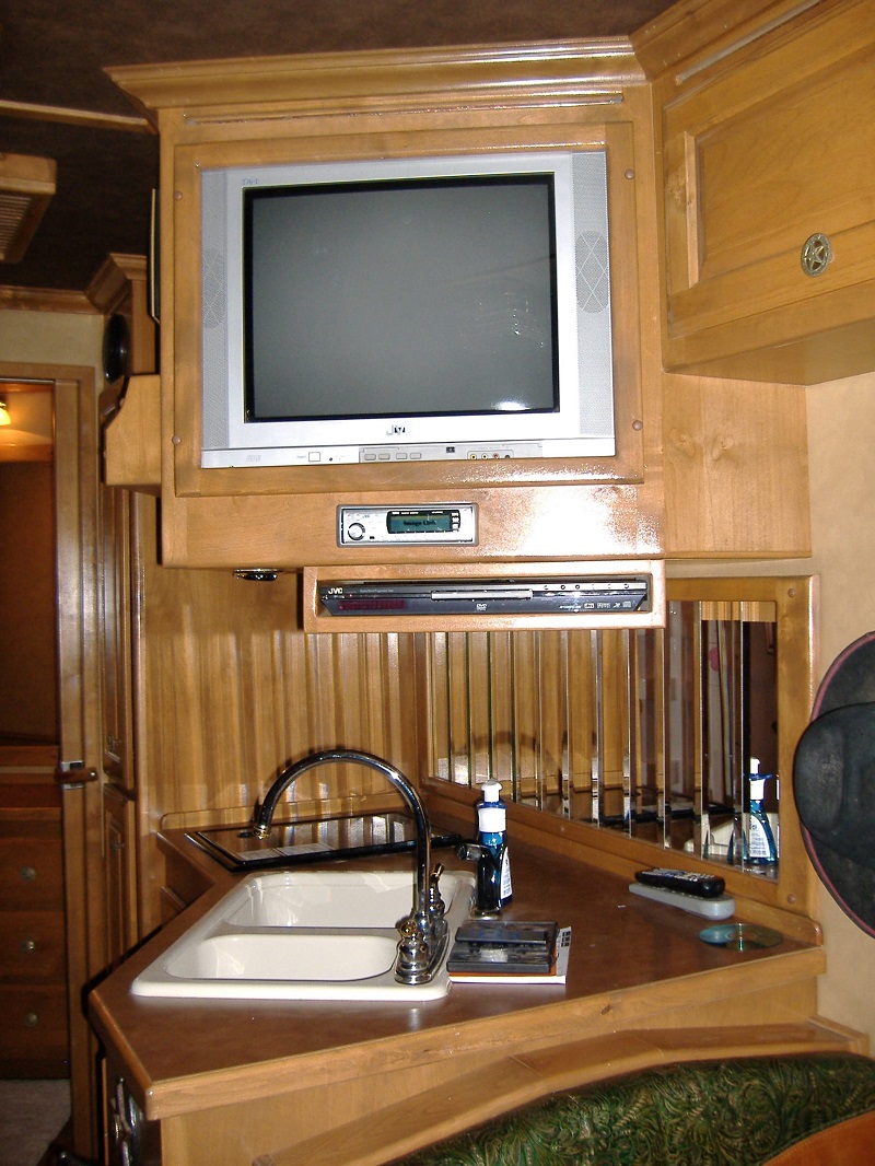 Trailer photograph 16