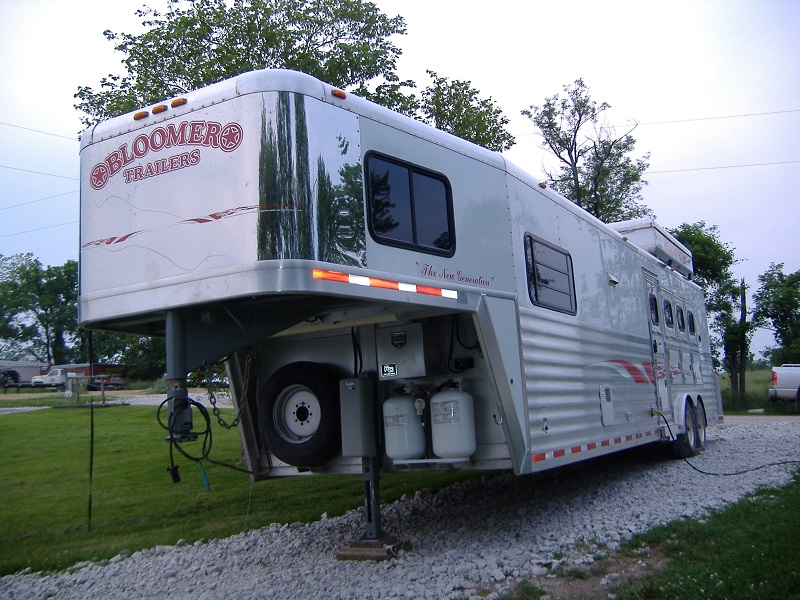 Trailer photograph 2