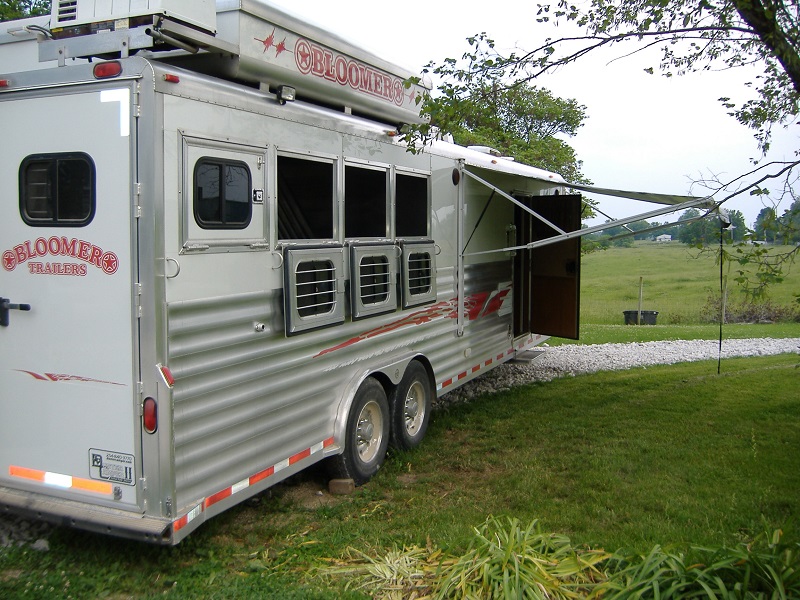 Trailer photograph 3