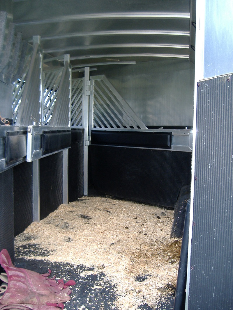 Trailer photograph 5