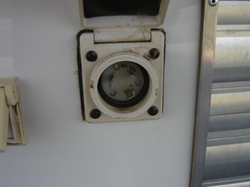 Trailer photograph 33