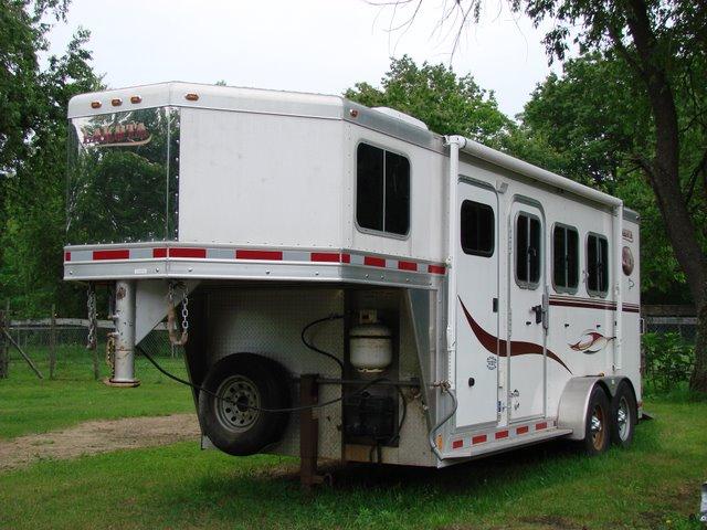 2011 Lakota LQ 3 Horse Trailer