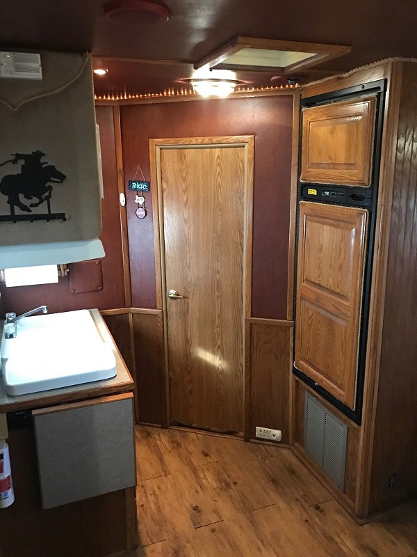Trailer photograph 13