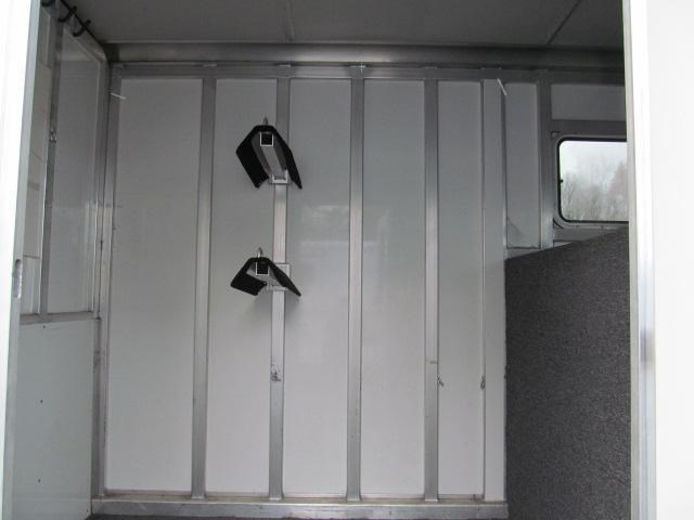 Trailer photograph 6