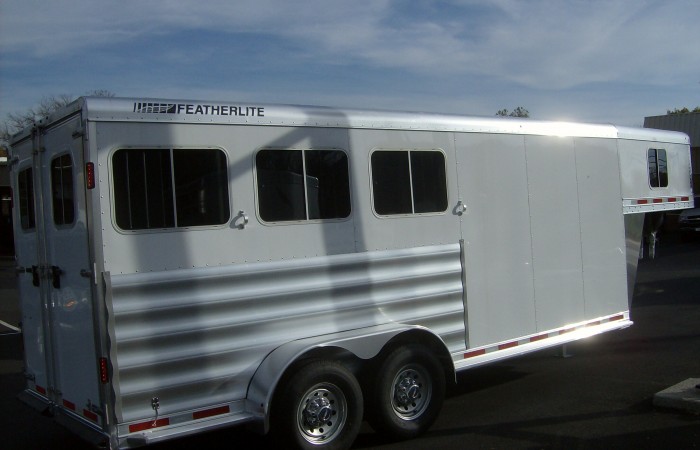 Trailer photograph 3