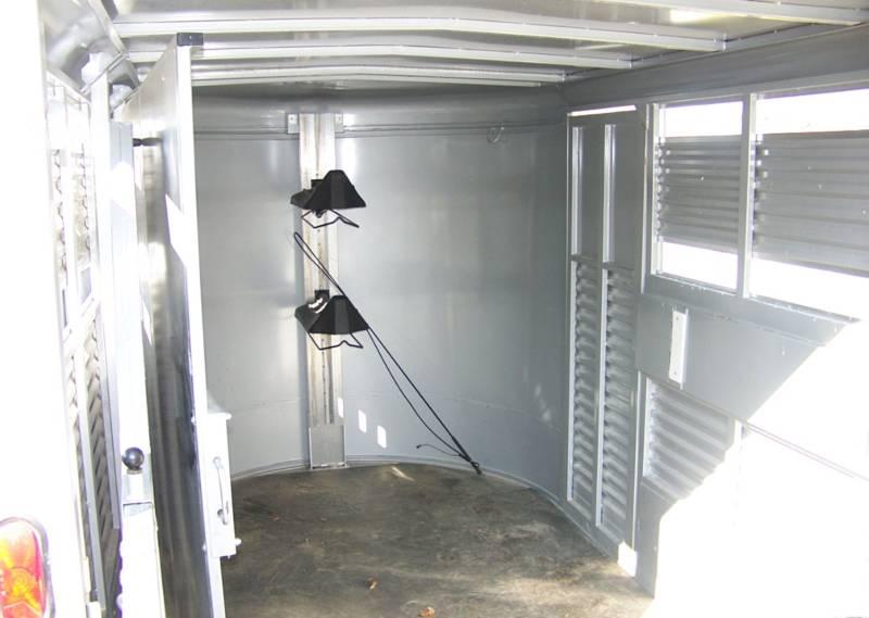 Trailer photograph 16