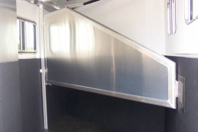 Trailer photograph 5