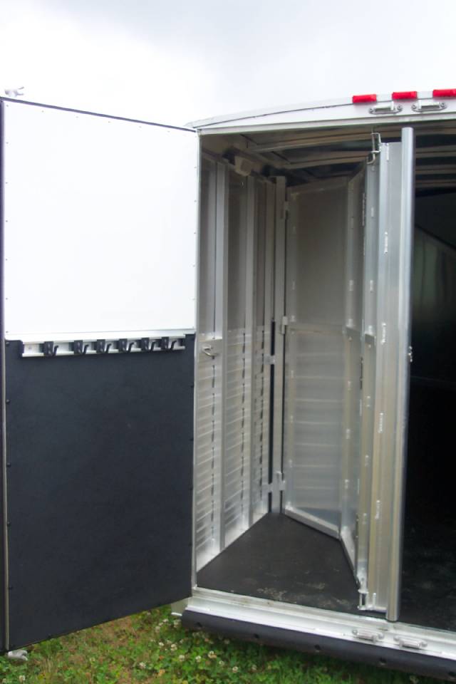 Trailer photograph 6