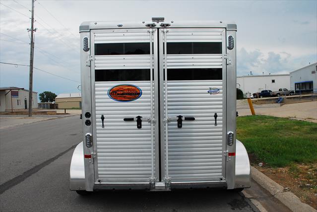 Trailer photograph 2