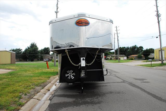 Trailer photograph 3