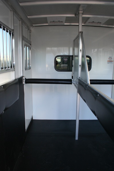 Trailer photograph 10