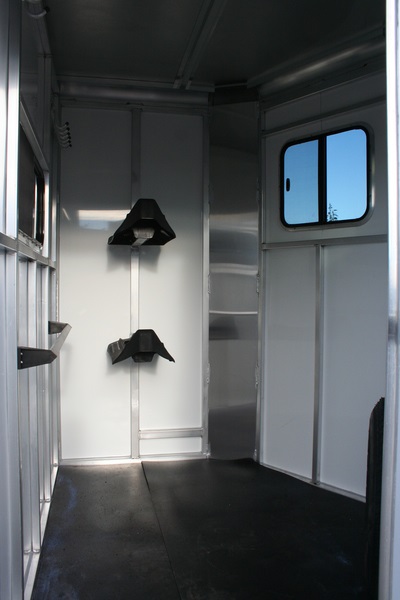 Trailer photograph 11