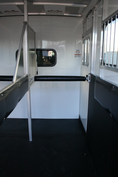 Trailer photograph 9