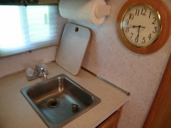 Trailer photograph 15
