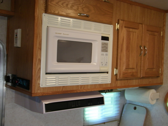 Trailer photograph 9