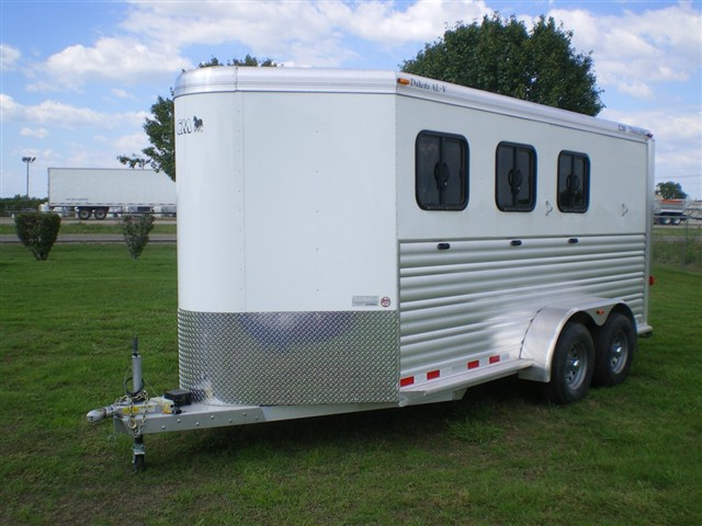 2017 CM Dakota AL-V 3 Horse Trailer