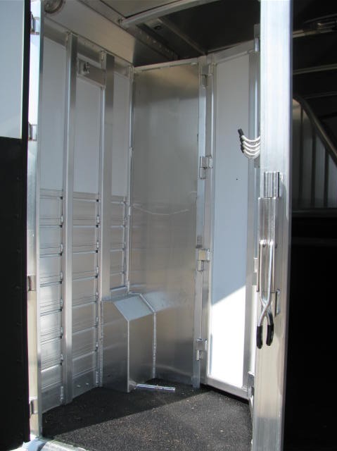 Trailer photograph 5