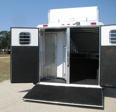 Trailer photograph 8