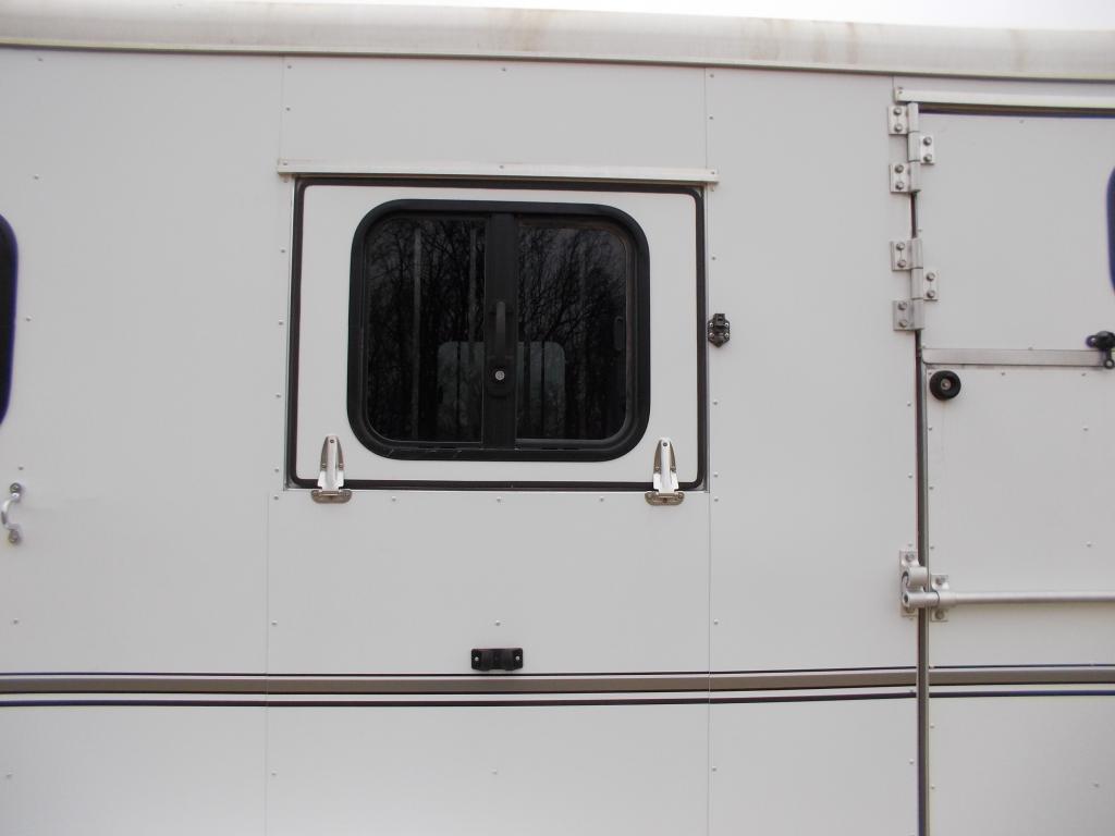 Trailer photograph 11