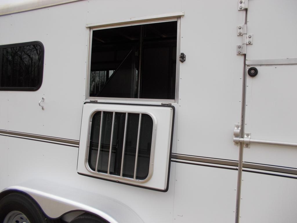 Trailer photograph 12