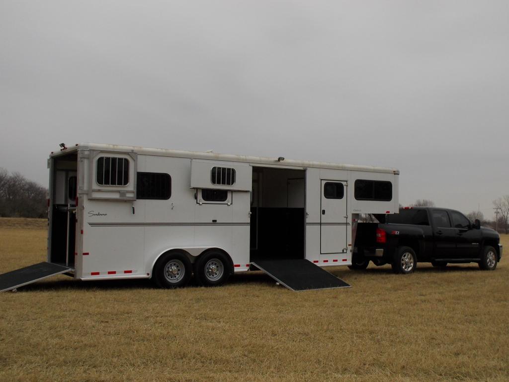 Trailer photograph 2