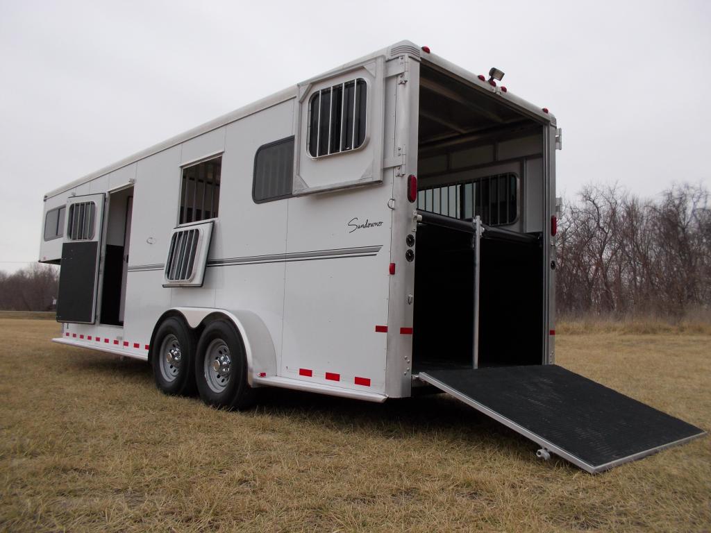 Trailer photograph 24