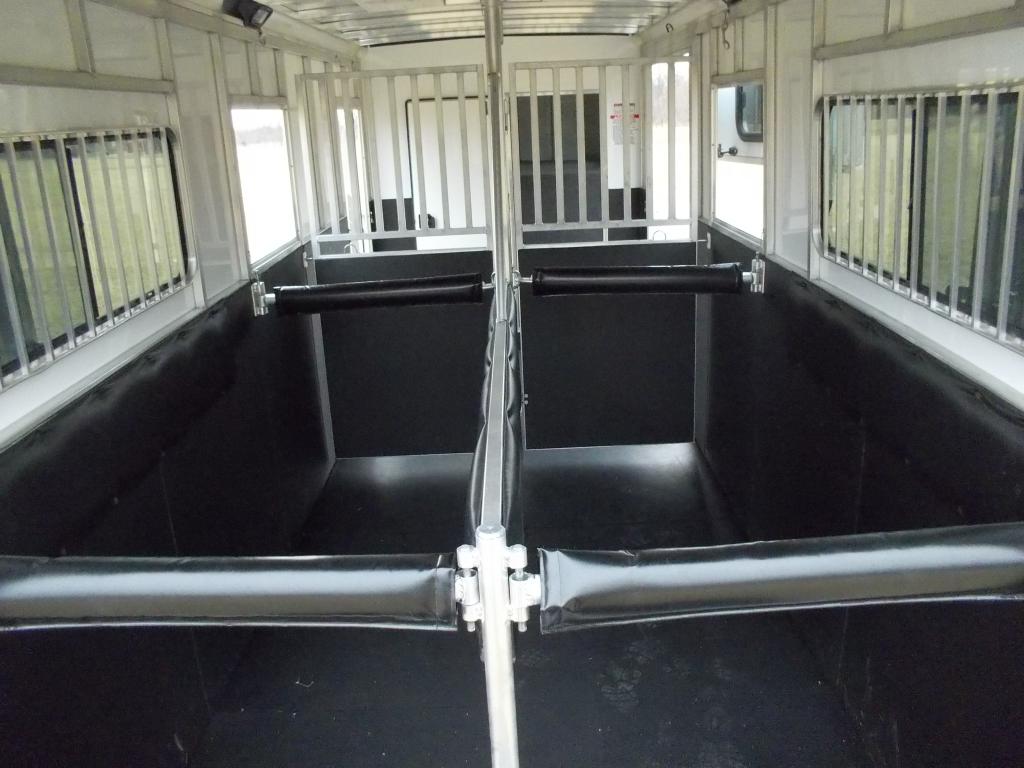 Trailer photograph 28