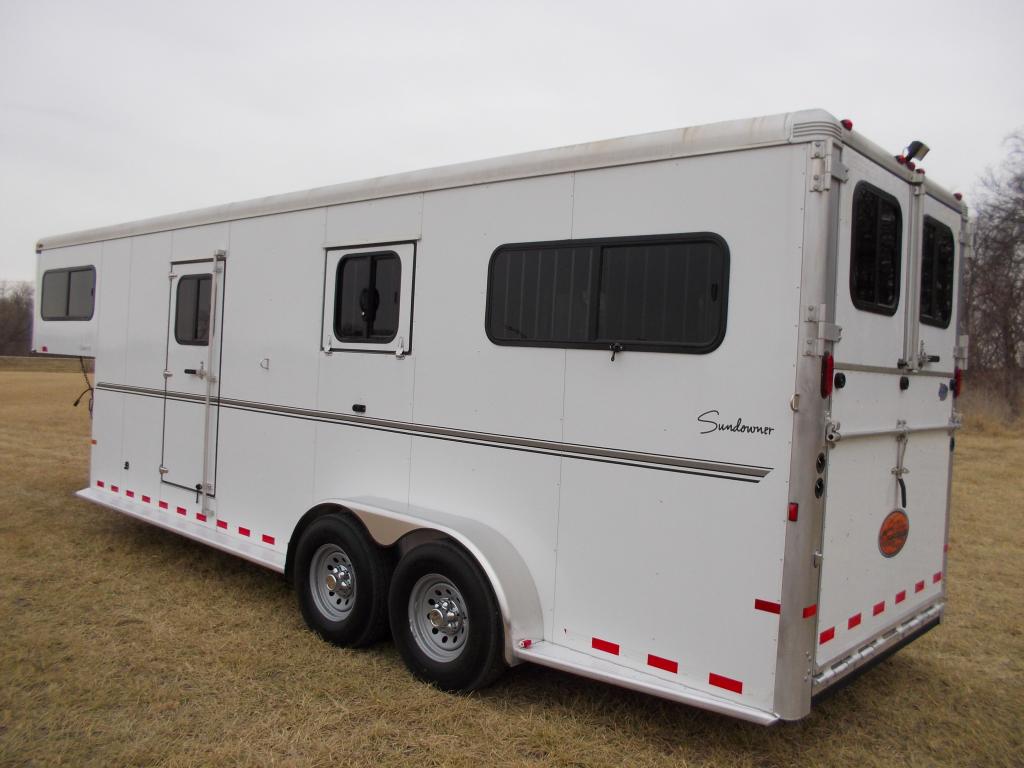 Trailer photograph 6