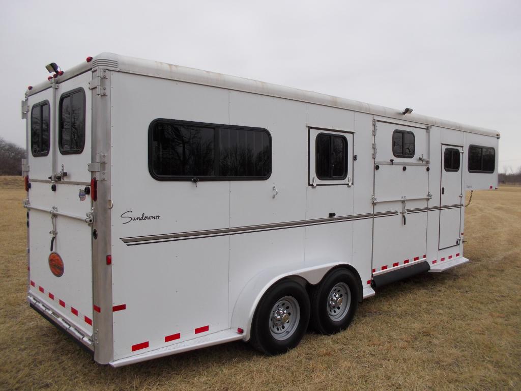 Trailer photograph 9