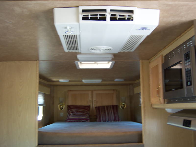 Trailer photograph 16