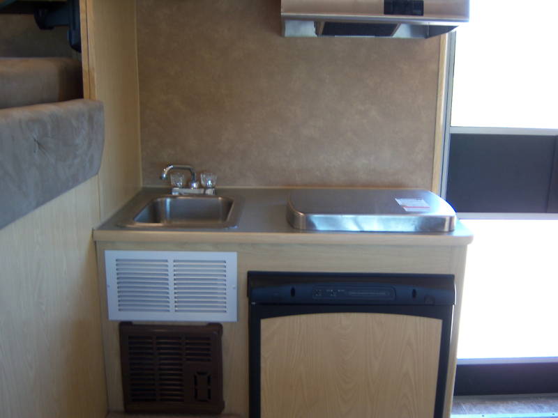 Trailer photograph 18