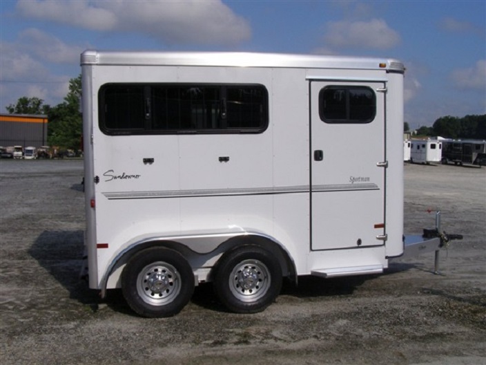 Trailer photograph 2