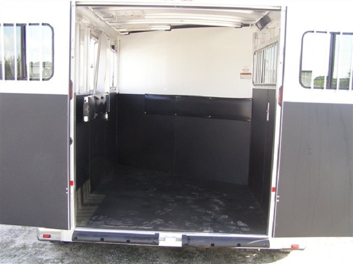 Trailer photograph 7