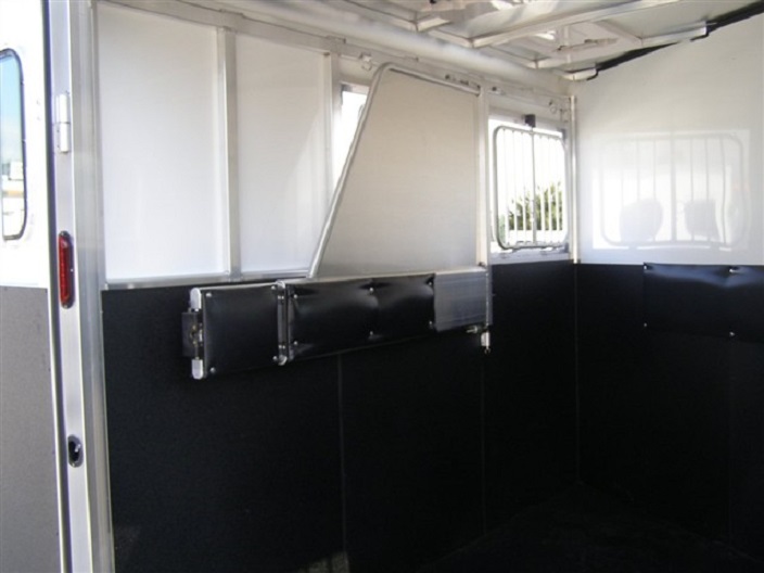 Trailer photograph 8