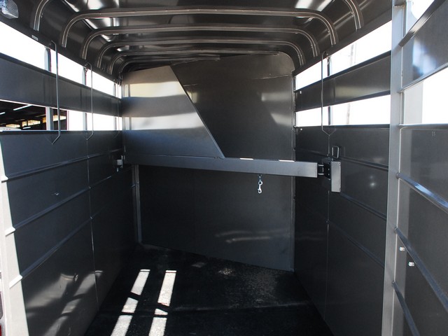Trailer photograph 5