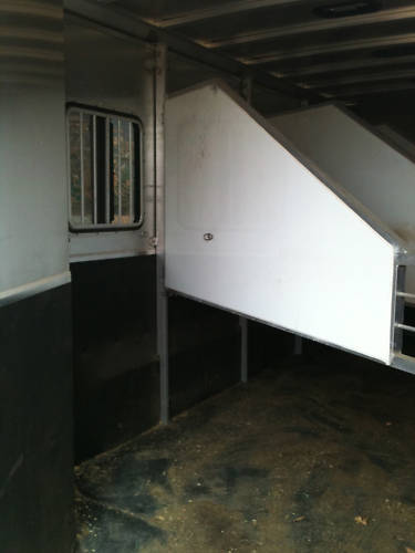 Trailer photograph 16