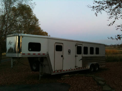 Trailer photograph 2