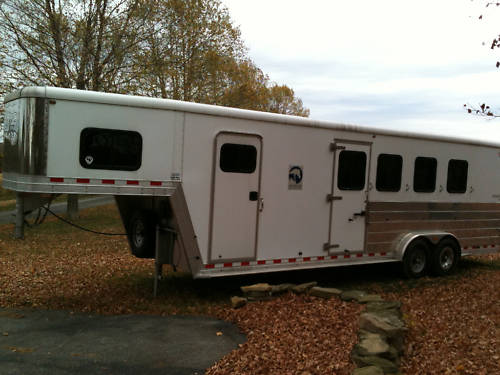Trailer photograph 3