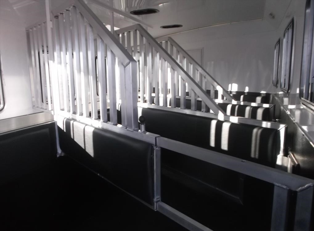 Trailer photograph 11