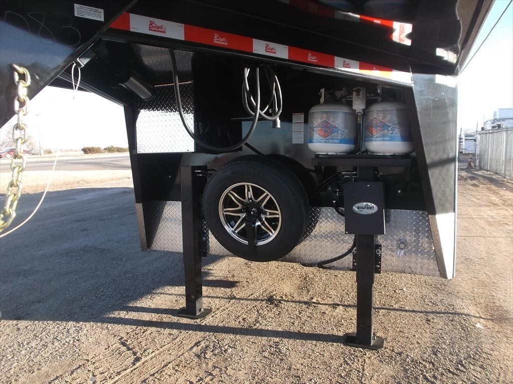 Trailer photograph 13