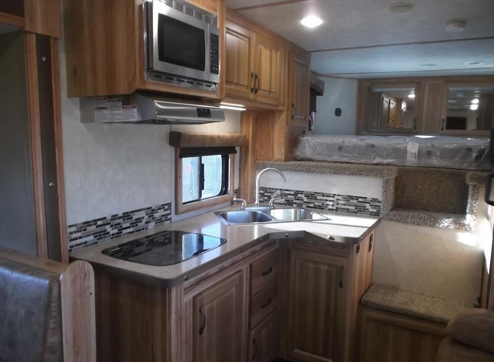 Trailer photograph 16