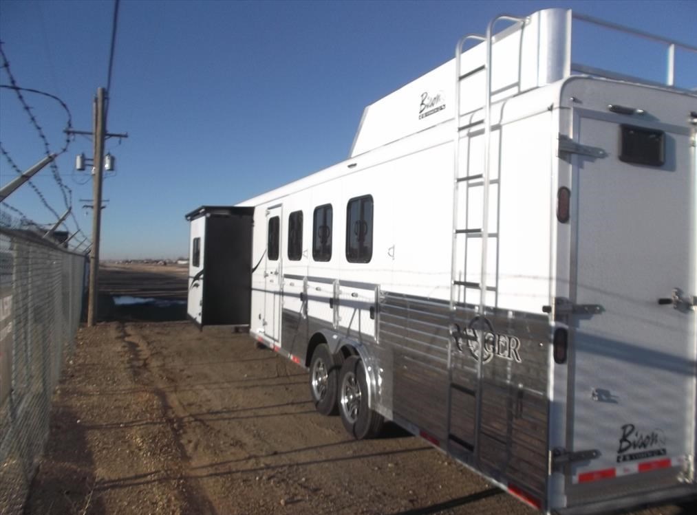 Trailer photograph 4