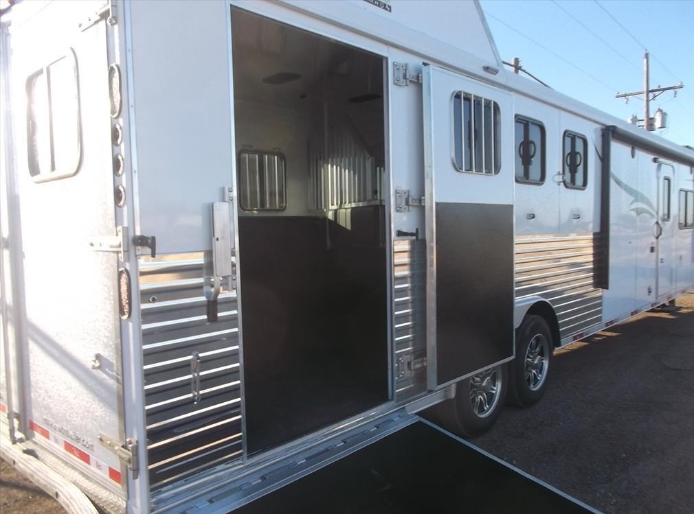 Trailer photograph 5