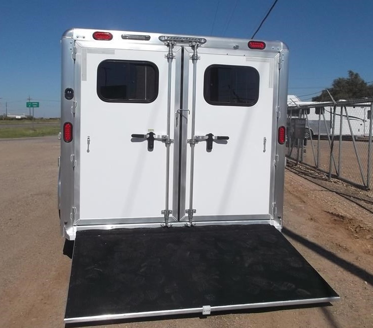 Trailer photograph 4