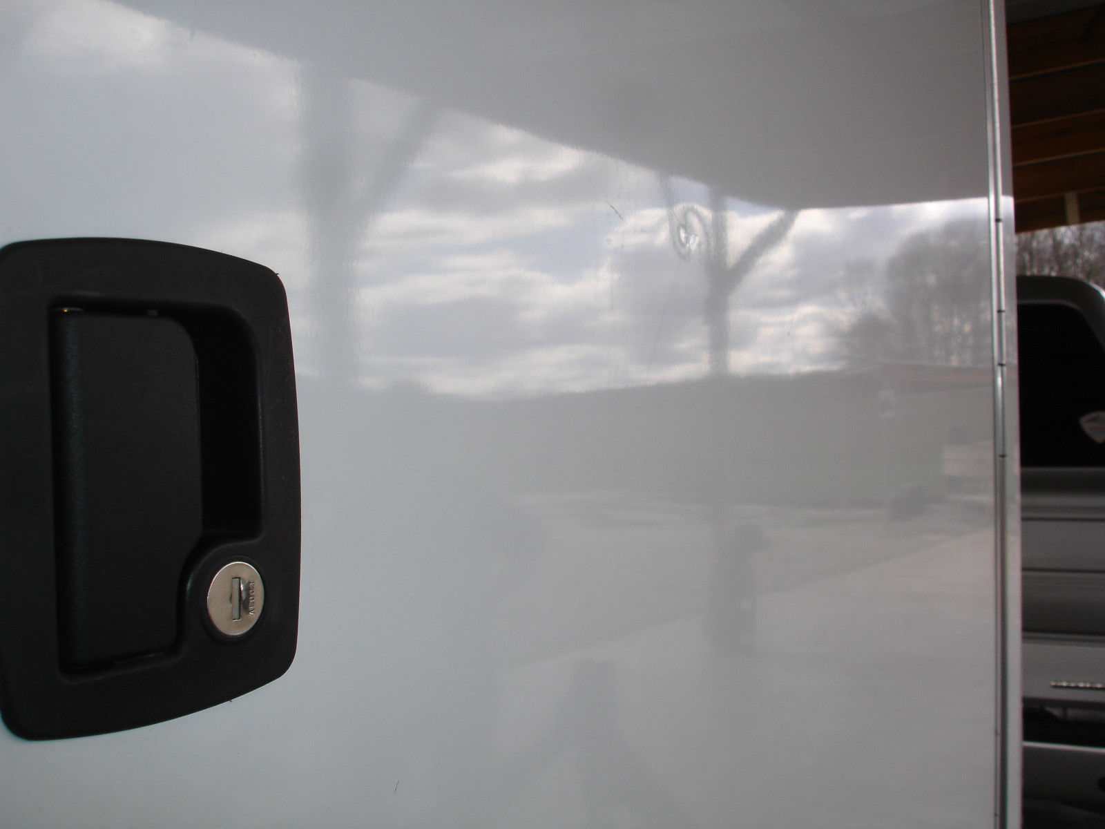 Trailer photograph 12