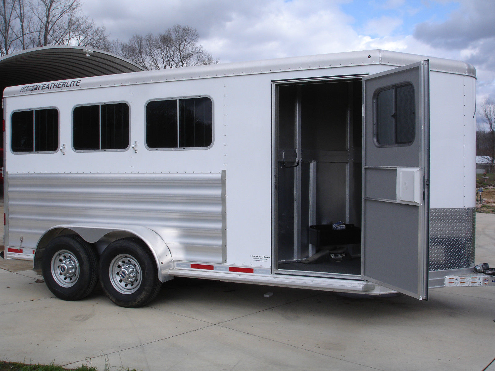 Trailer photograph 2