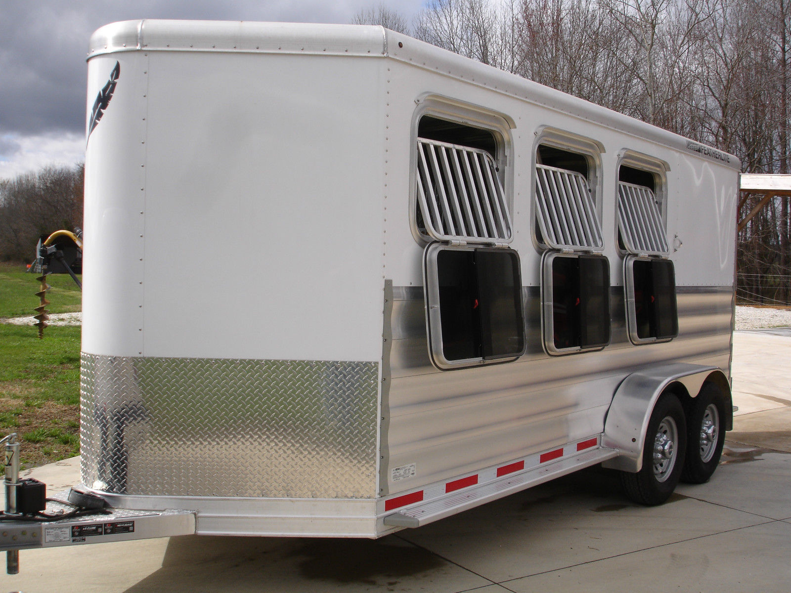 Trailer photograph 4